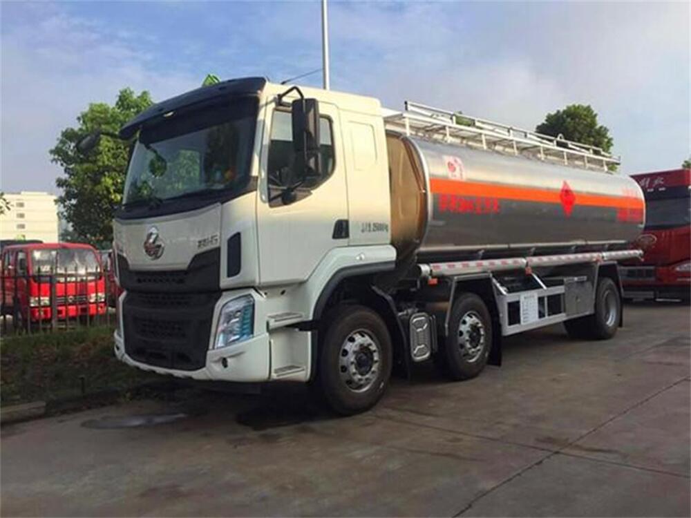 24方油罐車-東風柳汽乘龍24方油罐車