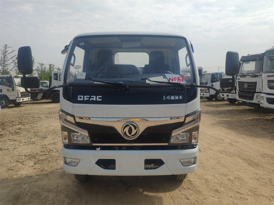 東風小福瑞卡（3308，錫柴130）國六 內(nèi)飾照片圖